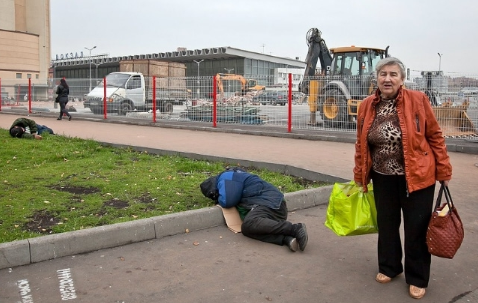 去到俄罗斯,只要你去一个稍微大一些的超市,你就会看到一整墙的酒