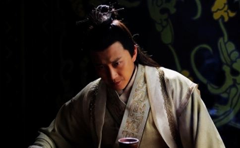 周幽王点燃烽火台真的是为看褒姒一笑吗?太子勾结犬戎杀入镐京!