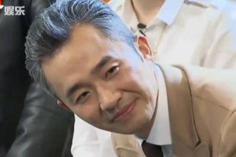 程雷因病和女友分手,42岁才结婚,如今47岁满头白发惹人心疼