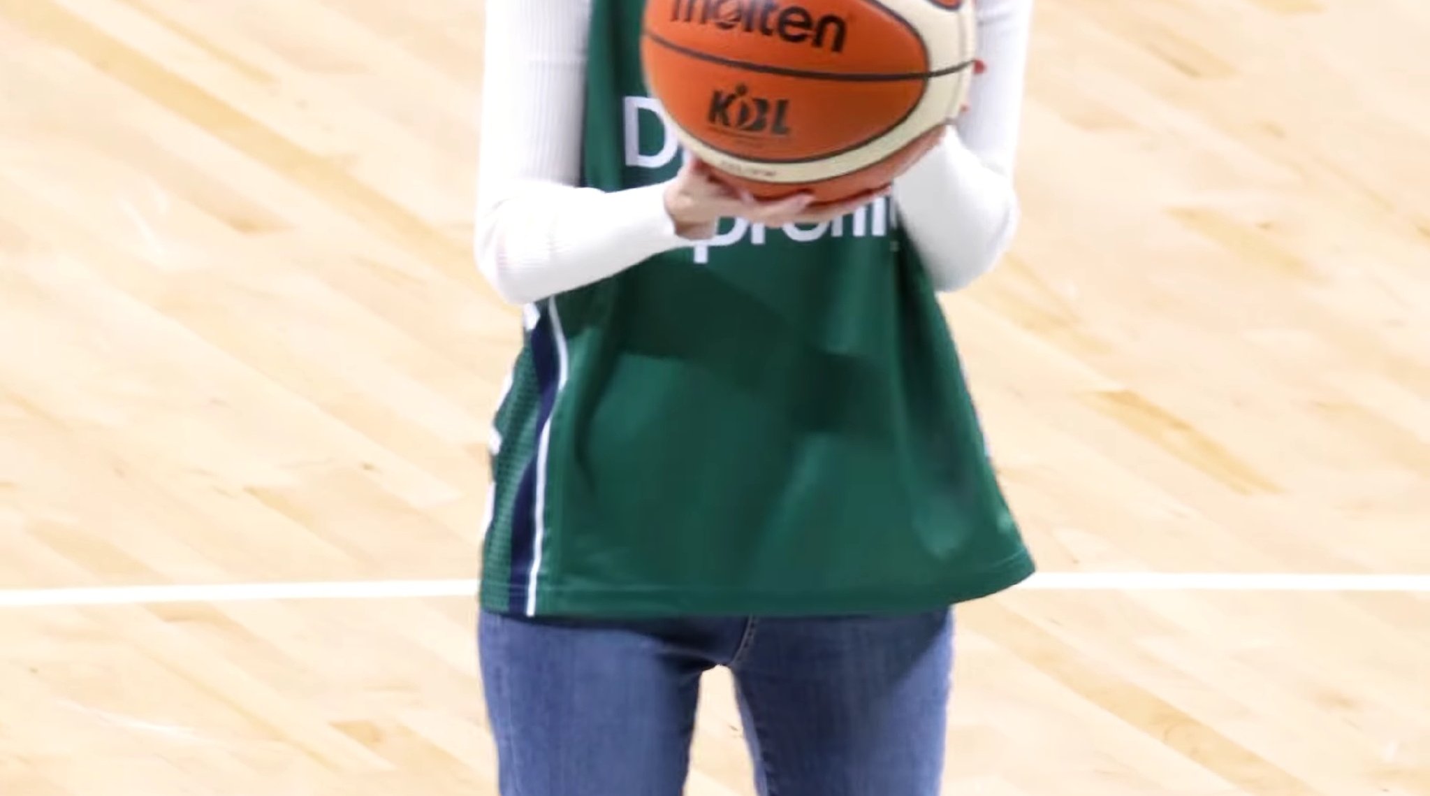 日本街球行享受篮球路人王平常心头盔哥的日本篮球比赛