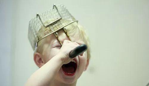 不听话的孩子,背后是让人深思的社会!|家长|小男孩|超市_新浪新闻