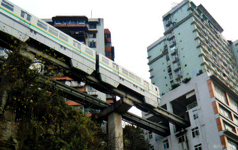 重庆轻轨2号线美食列车即将出发,请还没上车的食客抓紧时间!