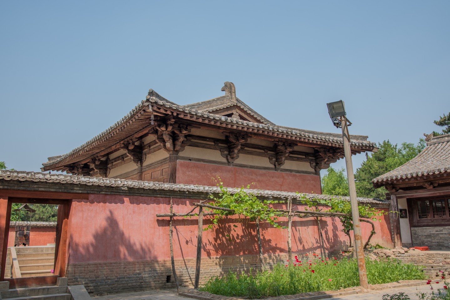 重走梁林路游学,南禅寺大佛殿是中国现存最早的木结构古建筑