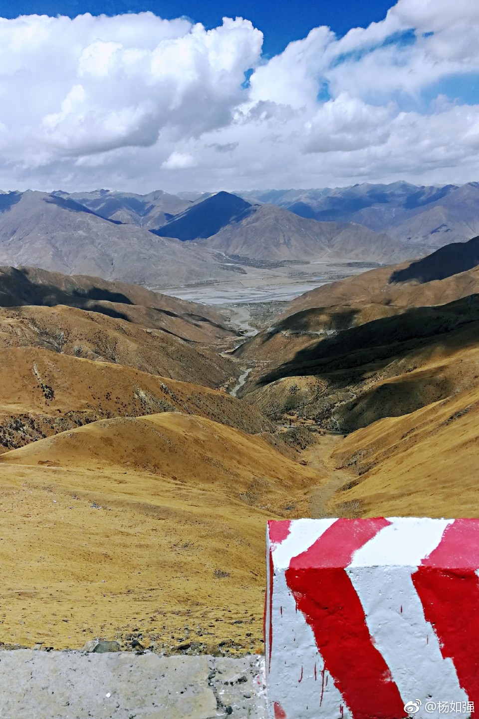 雅江河谷(海拔4280米),景色唯美壮观