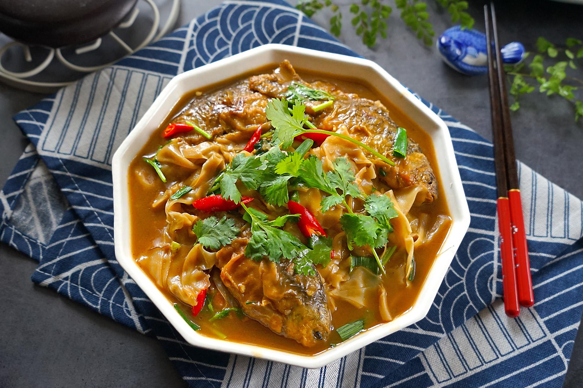 剩下的饺子皮馄饨皮不用愁放在鱼锅里一煮端上桌全抢着吃