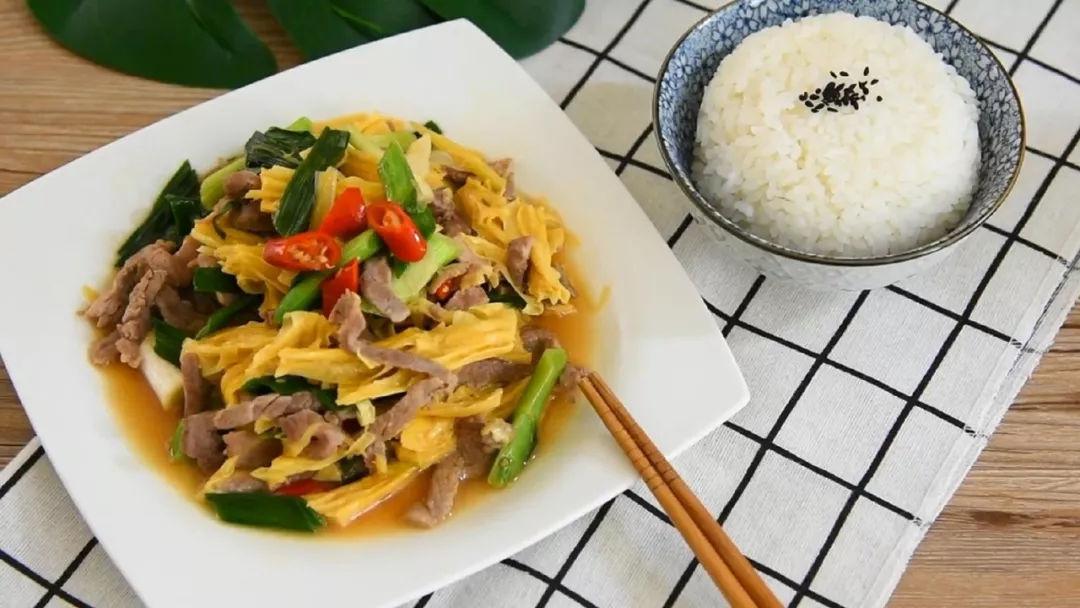 又一道下饭利器,营养丰富且简单易学|营养|腐竹|料酒_新浪新闻