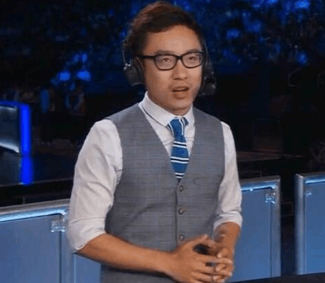 lol解说致幻又被rng粉丝疯狂吐槽