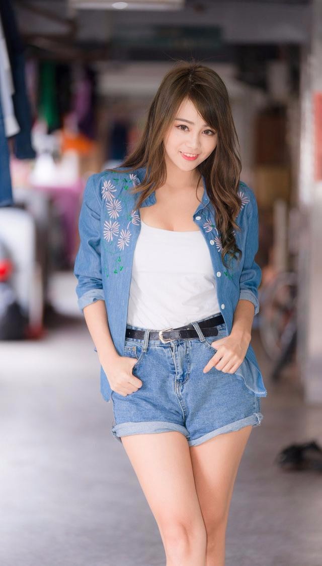 漂亮女神:蓝色牛仔,清新靓丽_新浪看点