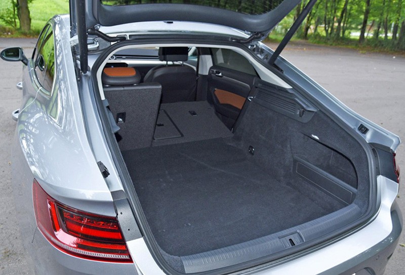 国产新一代大众cc实车现身颜值不输奥迪换个车标能多卖20万