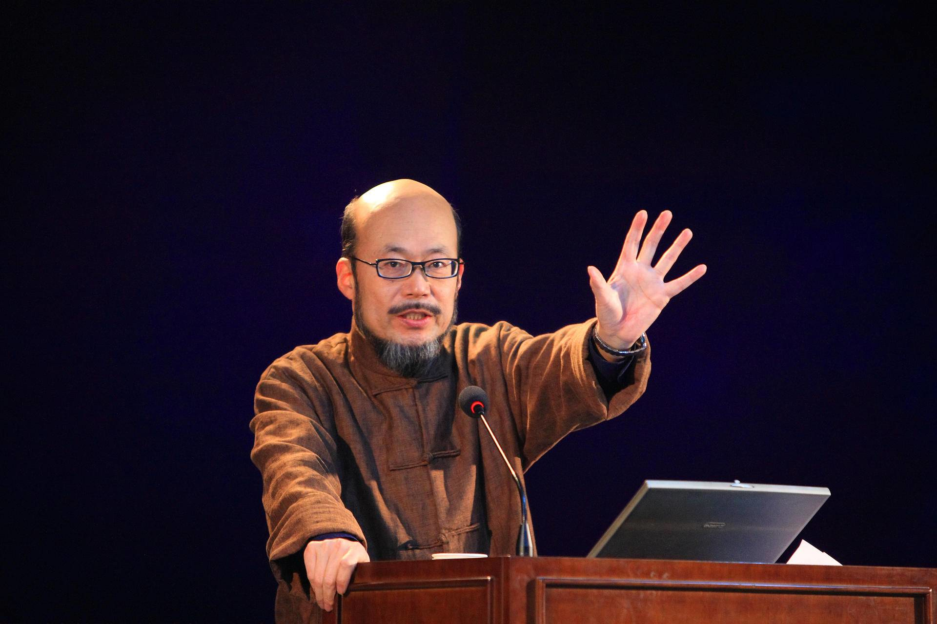 哲学家王东岳:人类未来的命运可能是个非常麻烦的格局