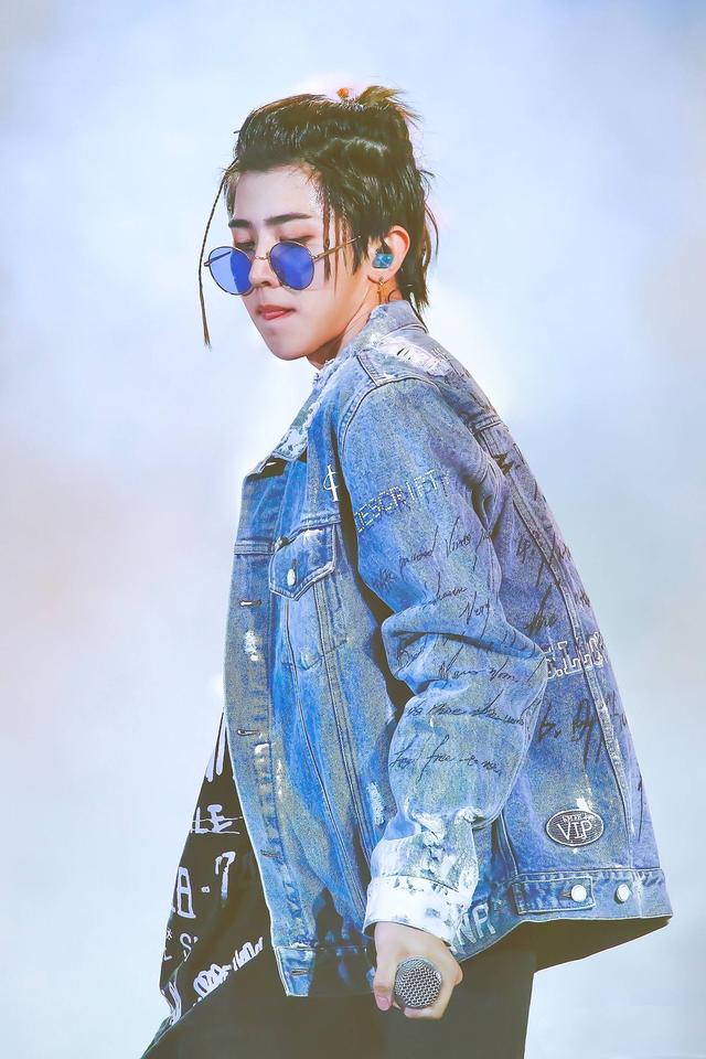蔡徐坤解锁脏辫新造型,酷感升级,网友:坤坤不要那么撩人!