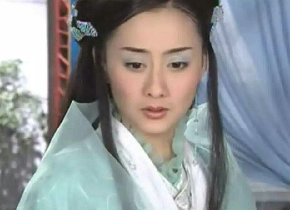 《新蜀山剑侠》中,陈德容饰演的一个长年被困于冰堡中的脱尘仙子瑶池