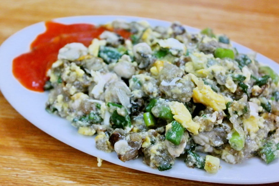 厦门的海蛎煎, 一道有着地道闽南情怀的小吃!