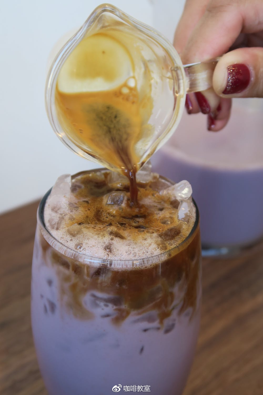 抓住夏天的尾巴,喝完这8款冰咖啡就准备戒了!