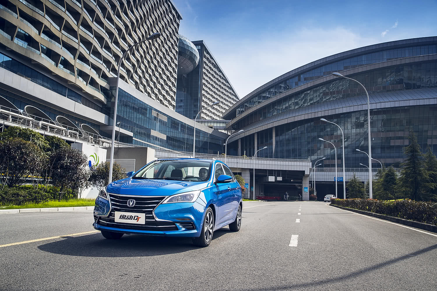 长安逸动家族双车上市越级"质"造,演绎魅享传奇