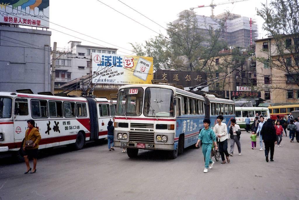 而这波浪潮最巅峰的时期便是九十年代,而最核心的地带便是广东