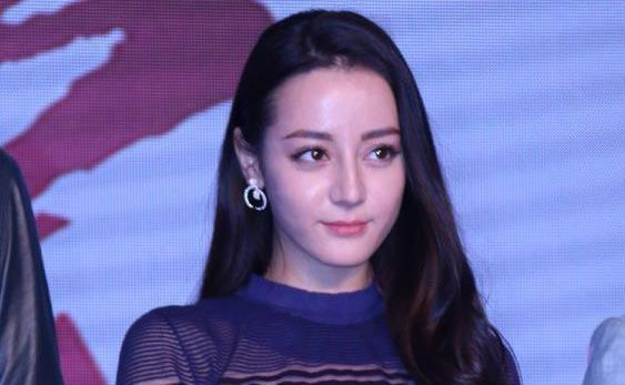迪丽热巴喜获金鹰女神,邓伦4字微博让人沦陷,
