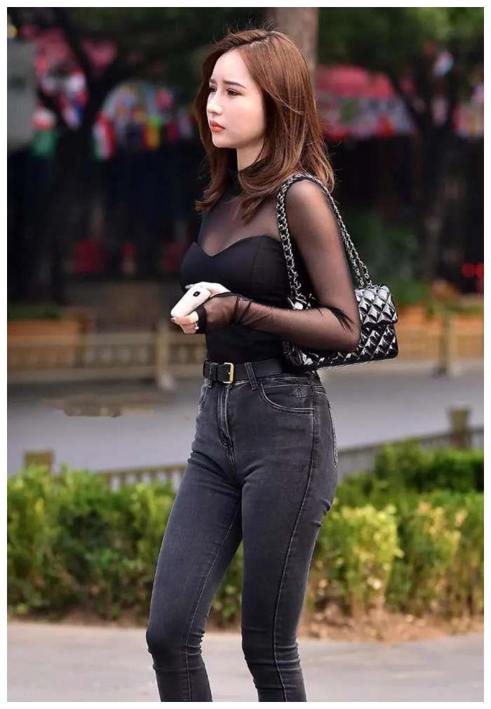 宽臀紧身牛仔美女姐姐身姿丰润饱满身材高挑