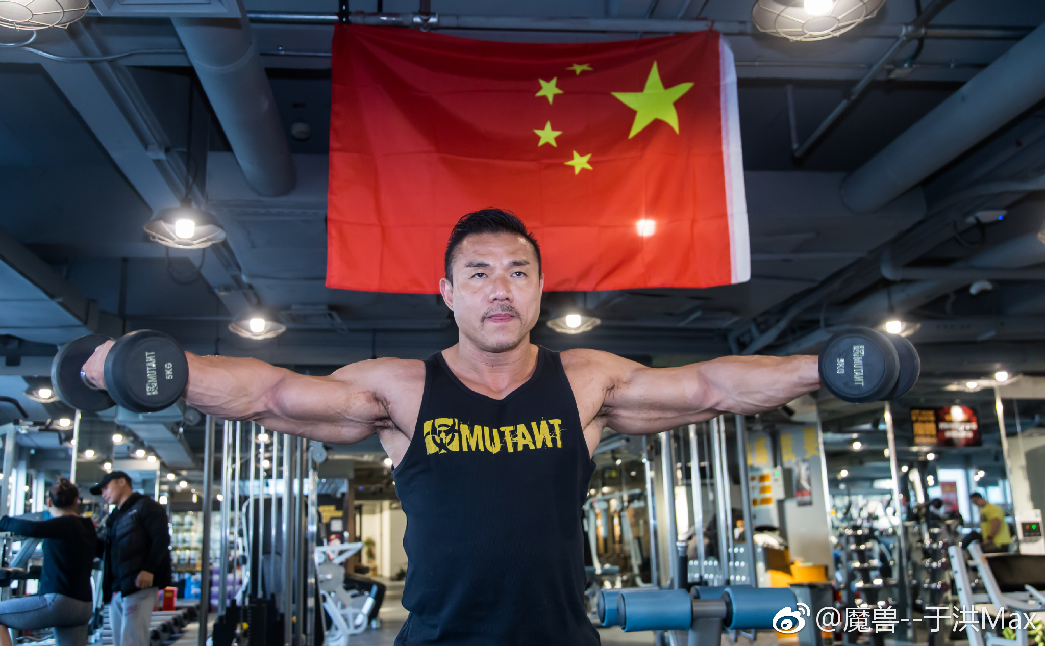一周练2次肩,用上这些技巧可以让肩部更饱满|健身|重量|训练_新浪新闻