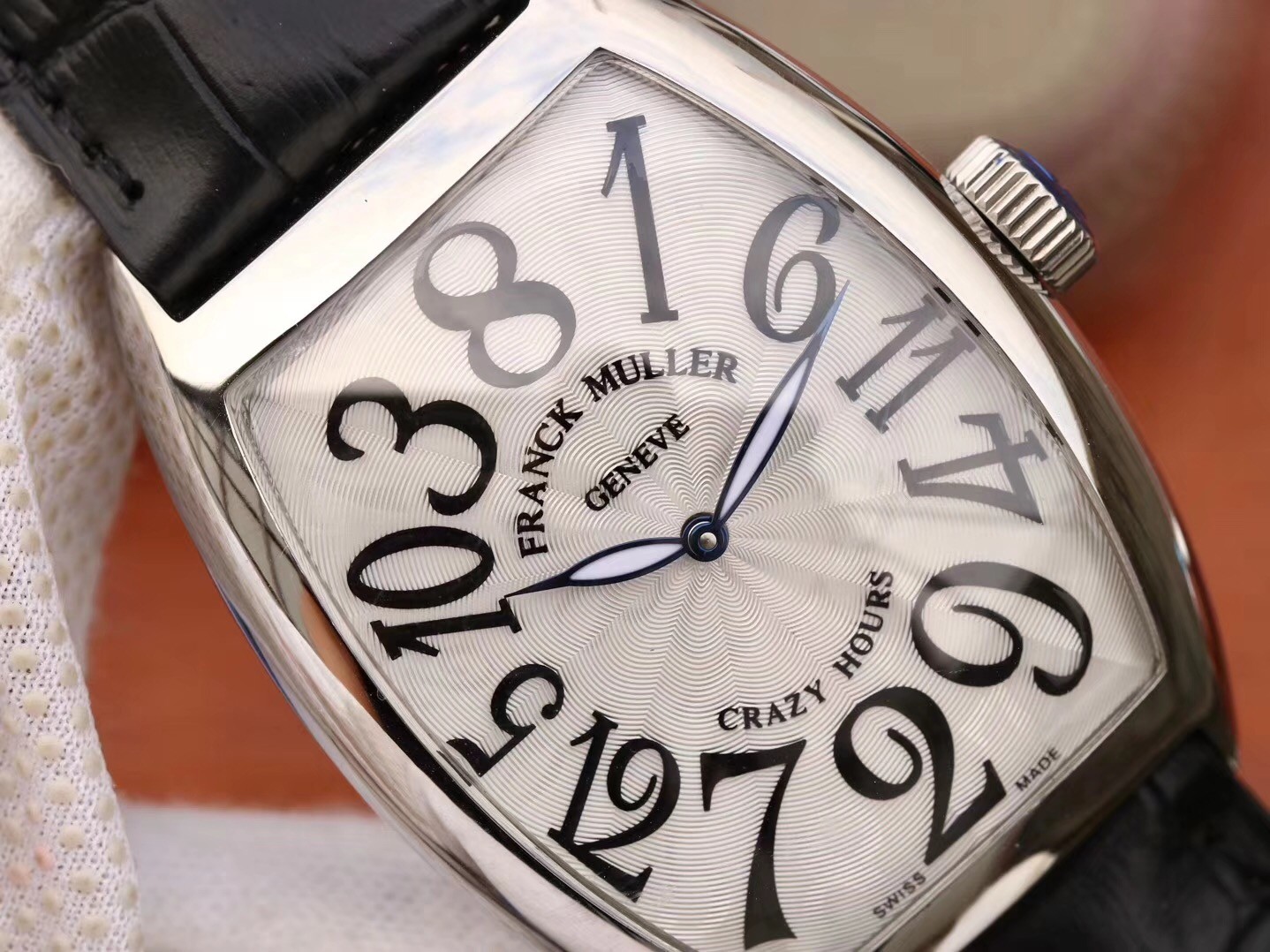 fm法兰克穆勒crazyhours乱跳颠覆传统方式显示时间的腕表