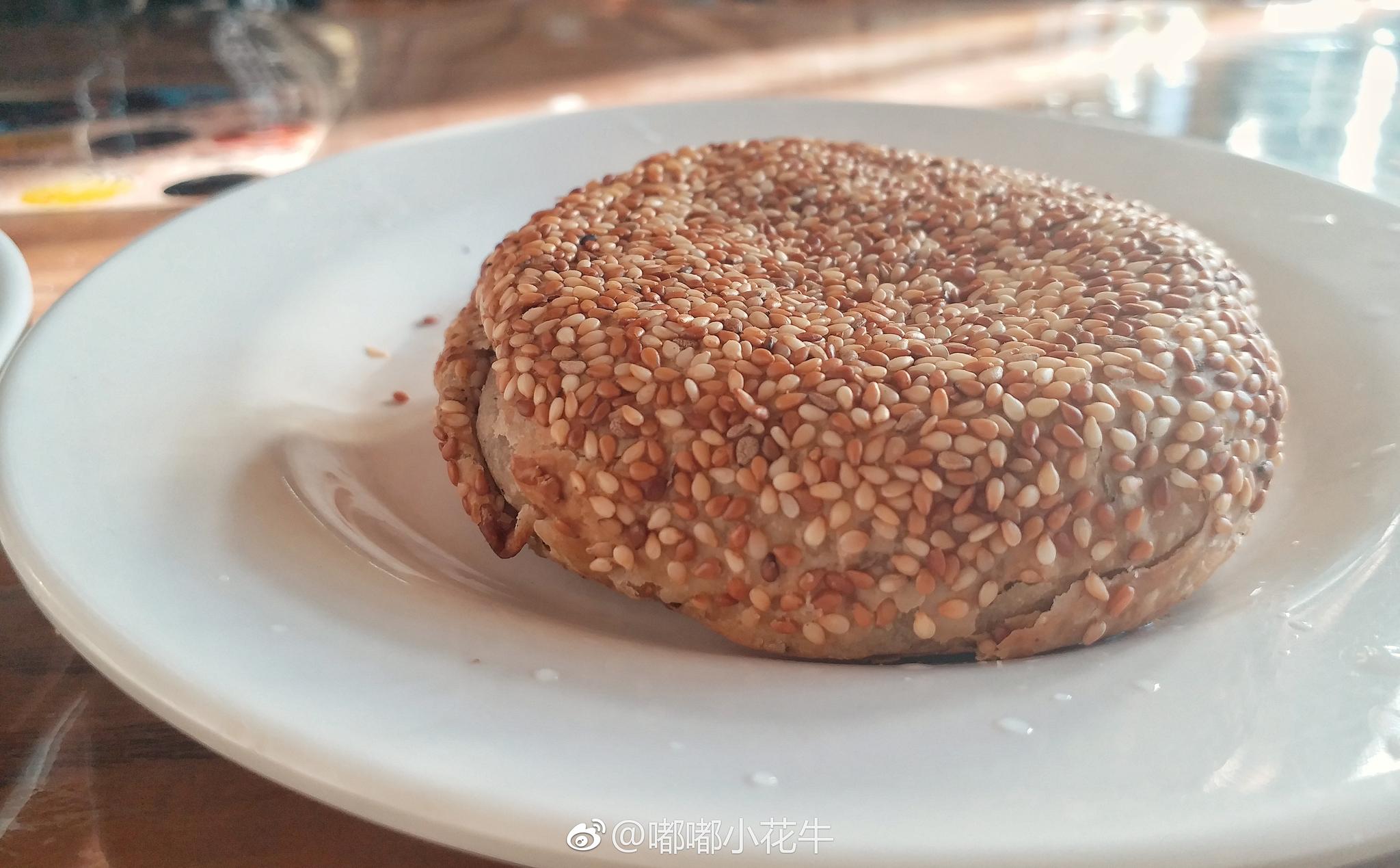 来后海必须吃爆肚张,点了麻豆腐和爆肚仁