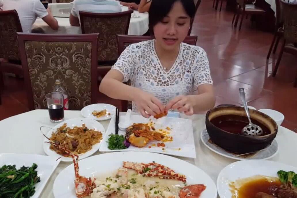大胃王密子君吃海鲜大餐, 第一次吃澳洲龙虾