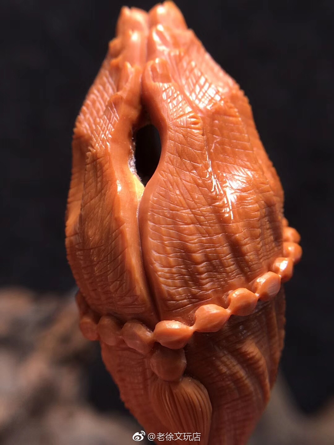 橄榄核雕:虔诚之手2.2×4.1梅林大核雕刻