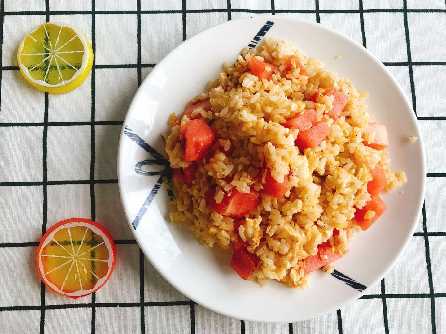 奇葩网红美食"西瓜拌饭"改良版,真是五味陈杂!