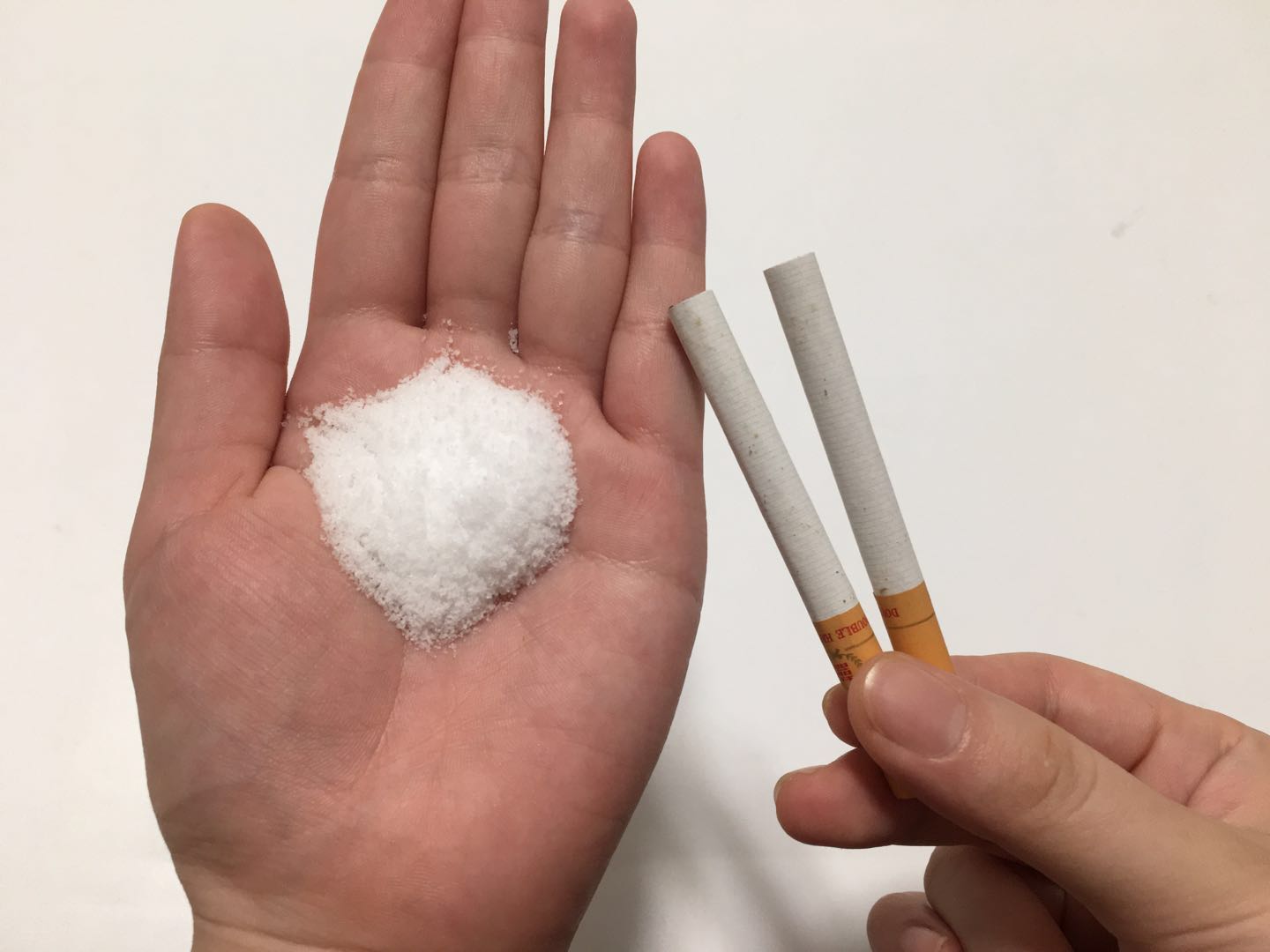 香烟加食盐放一起真的厉害,知道作用的人不多,看完回家试试