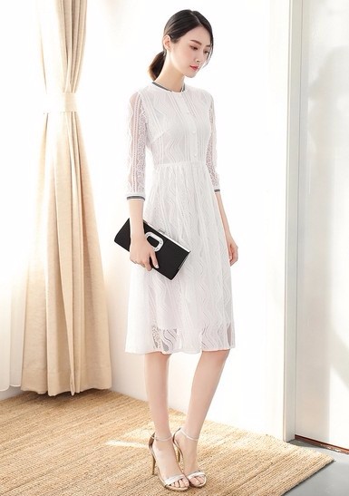 春季裙子搭配魅力十足气质蕾丝裙穿搭女人味十足