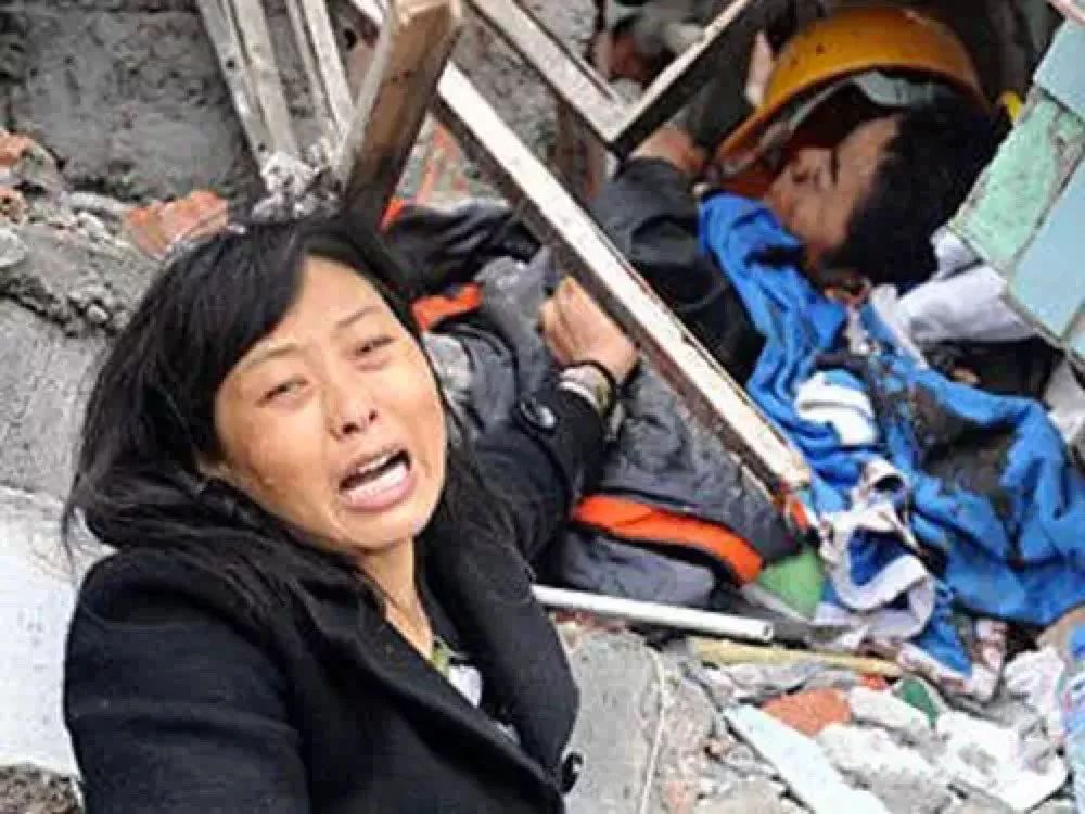 汶川地震十周年那个幸存的姑娘一首歌唱哭所有人