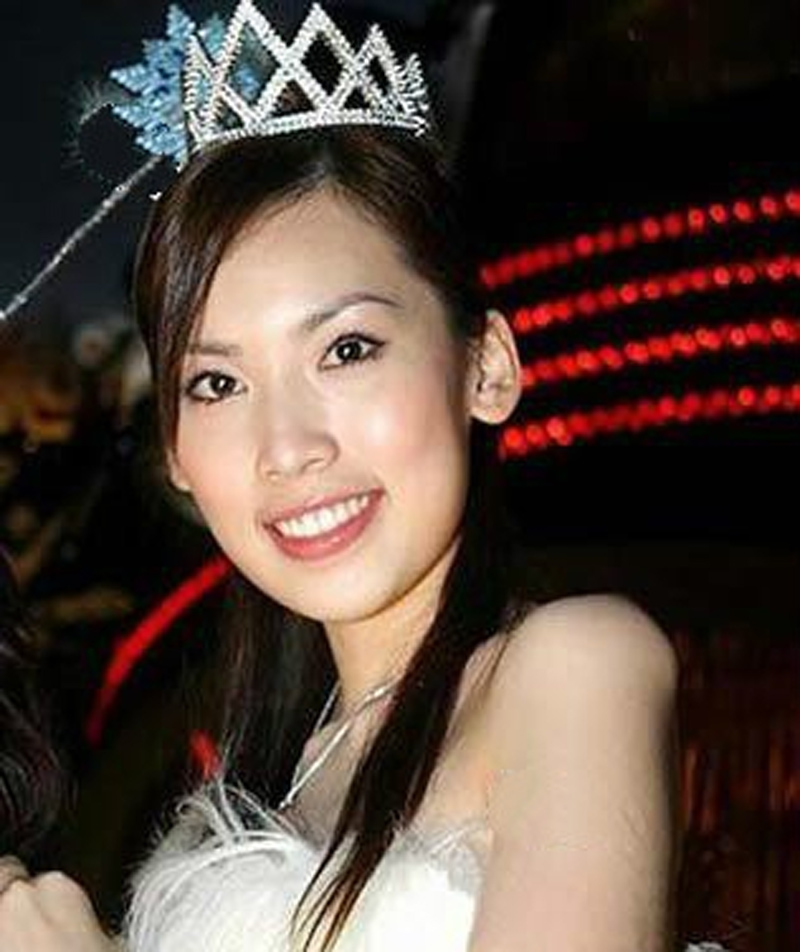 女明星,因为长相有点像林志玲,所以被称为是小林志玲,她就是陈若仪