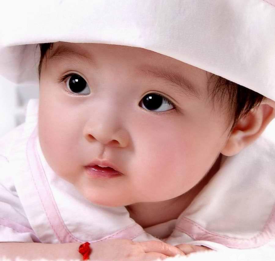 症状一:面色红彤彤如果当宝宝在自由玩耍的时候,脸色突然变得很红