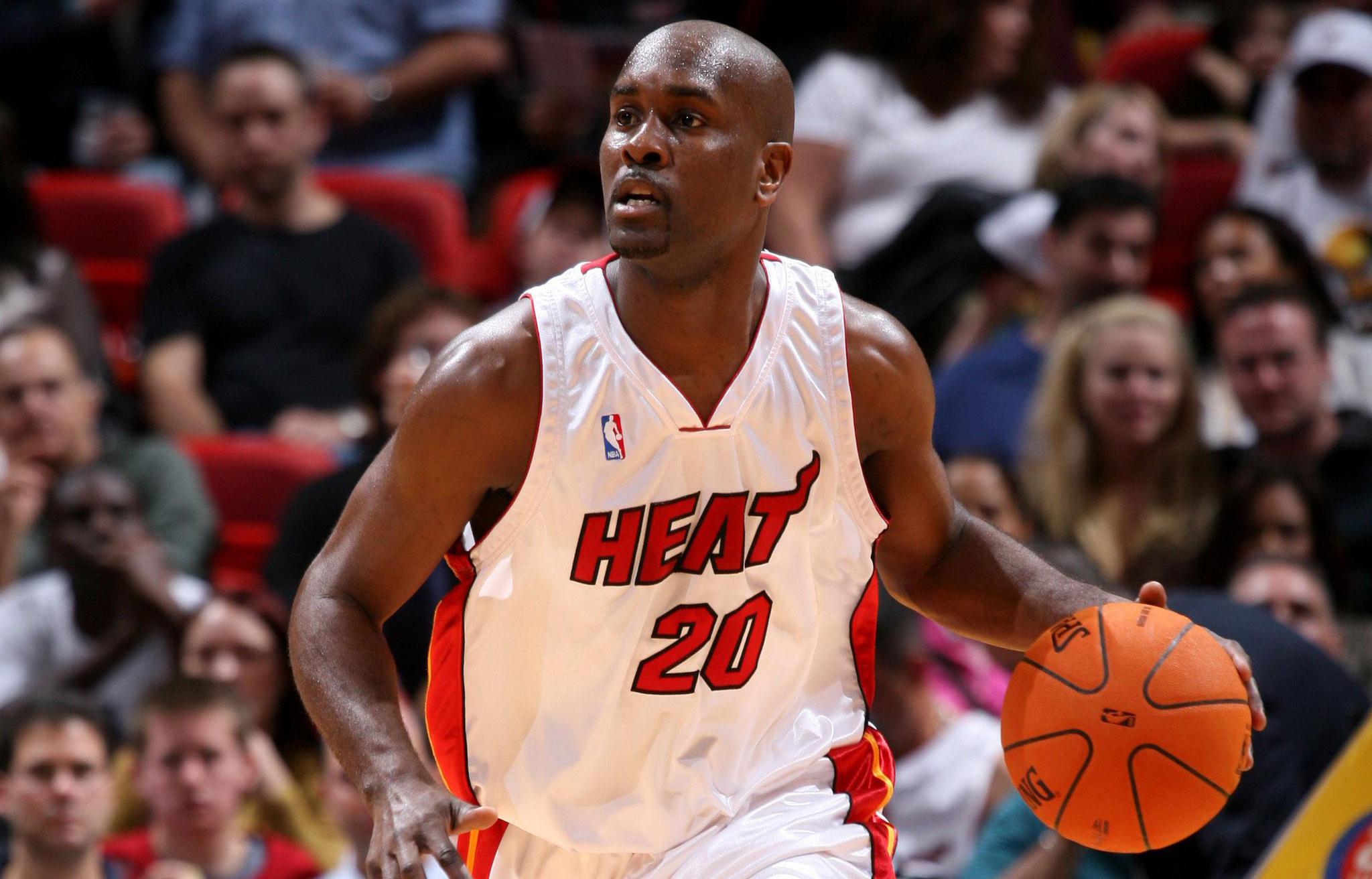 史上唯一获得最佳防守球员的控卫,50岁的"手套"和他的神偷岁月|佩顿