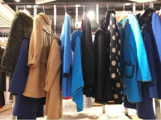 商场卖不掉的衣服都去哪儿了服装店店长从不说行家都清楚