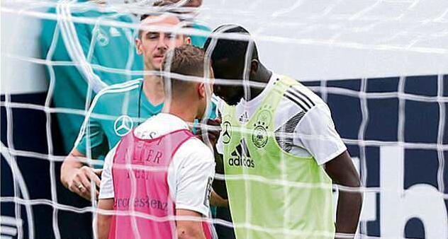 德国队曝内讧:队中有多国后裔 已经爆发冲突