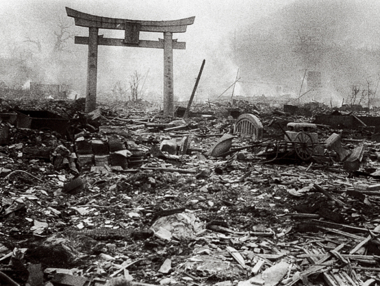 二战时,这个美国人给日本造成的损失,比原子弹