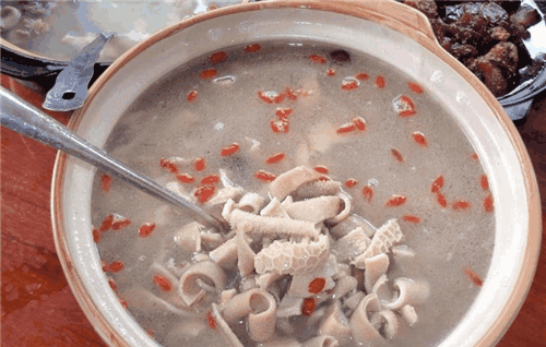 女性食用的羊胎盘, 又是一道重口味菜, 你会说不吗?