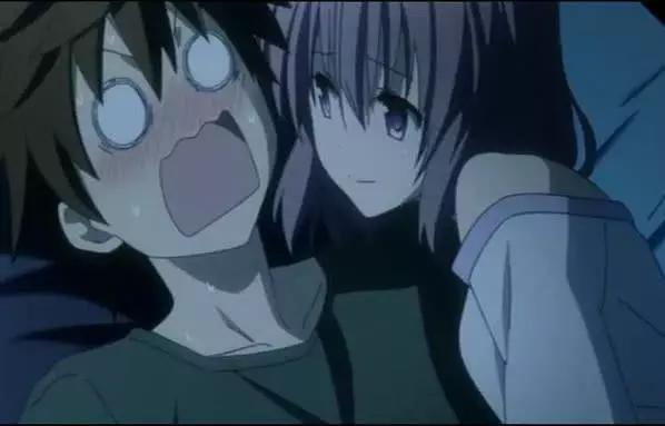 高坂桐乃是一个外表出众的天才少女,无论是成绩还是运动,她几乎样样