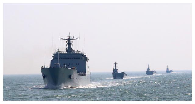 这是中国海军装备的舰艇,形态独特性能优良,有很好的通用性