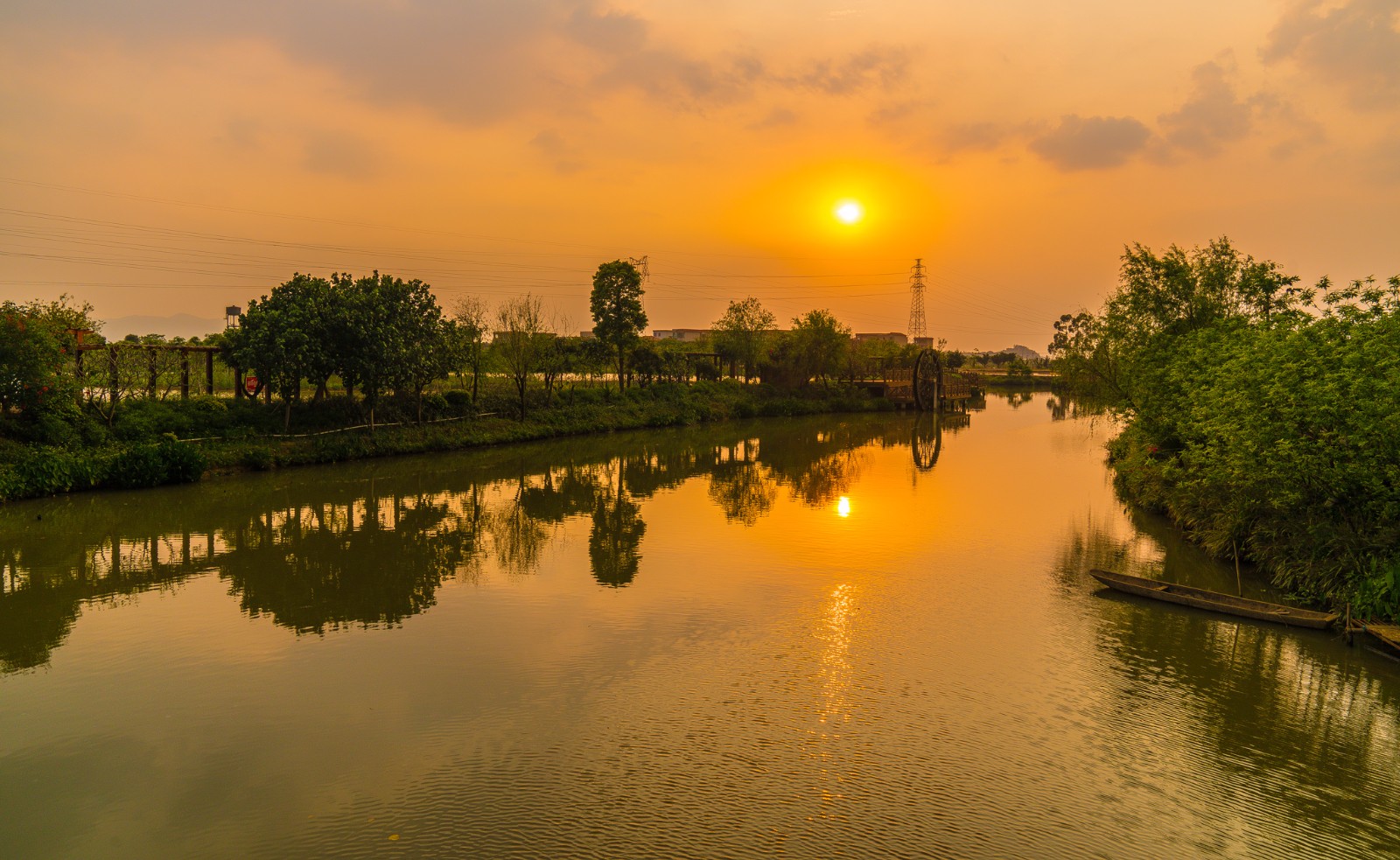 佛山南海桑基鱼塘种桑养鱼两不误