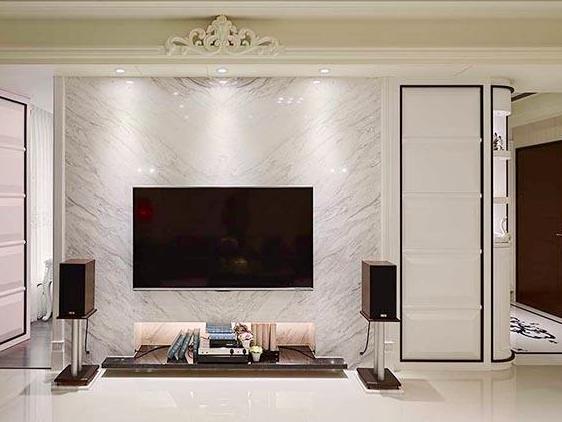 客厅电视机别挂墙上了,聪明人都这样放,整洁又不占地