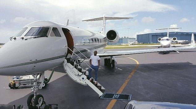 梅威瑟复出大战基本酬金曝光:8800万美元,又可以买飞机了