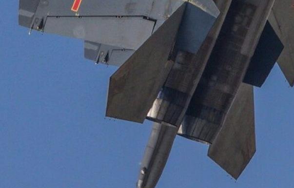 歼-16装涡扇10A发动机 挂载不逊苏27 性能媲美