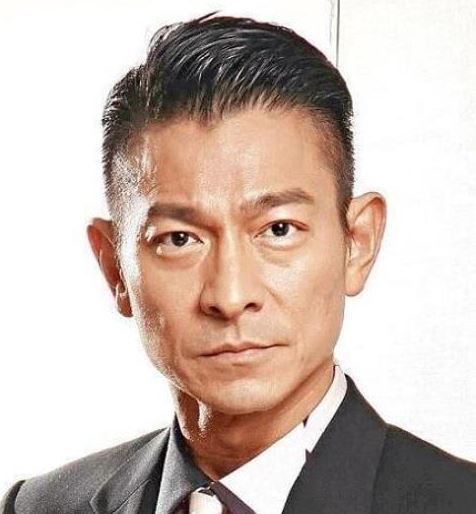 57岁刘德华近照, 容颜苍老认不出, 每年都要去祭拜梅艳芳!