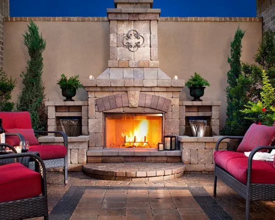 大多数人住不上别墅,用不到这样的火炉.但现在有一种室内用的壁炉