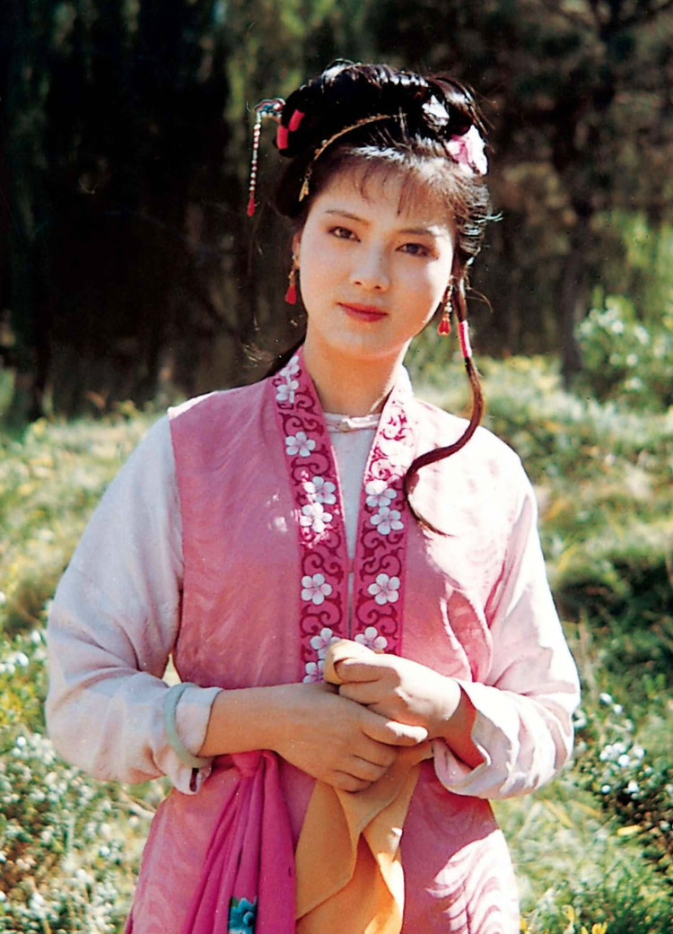 87版红楼梦中饰演袭人的袁玫生活现状如何呢