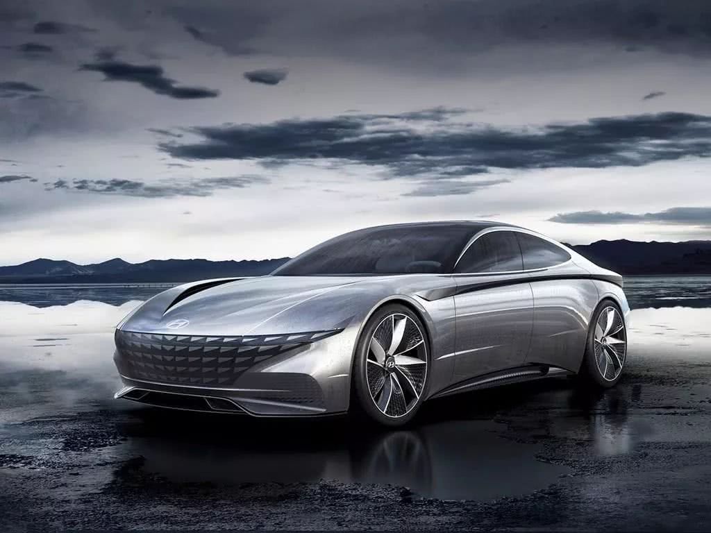 韩系车里又杀出一匹黑马,外形酷似法拉利,奢华不输劳斯莱斯!