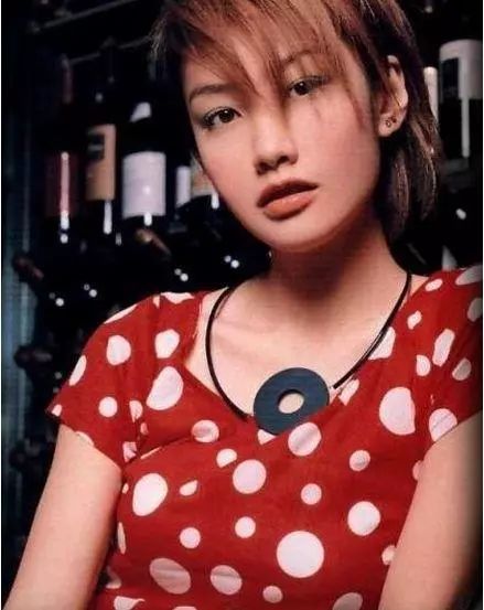 陈冠希一生毁了四位女人,三位退出娱乐圈一位身败名裂