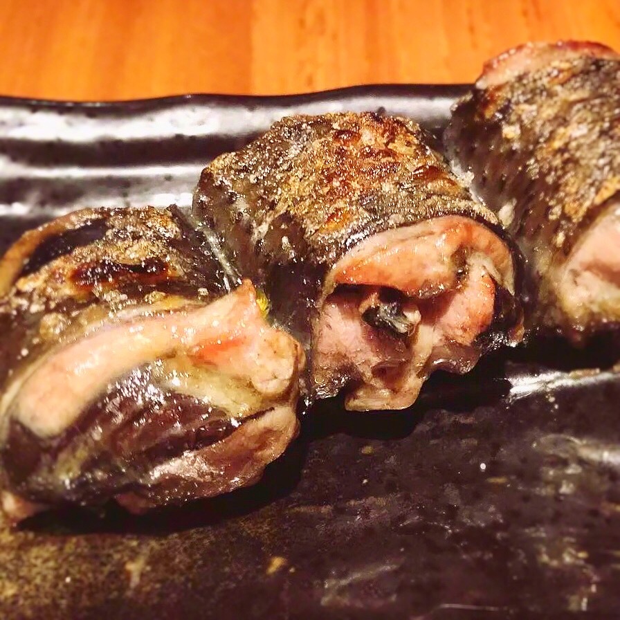 烤乌骨鸡腿尖包红枣